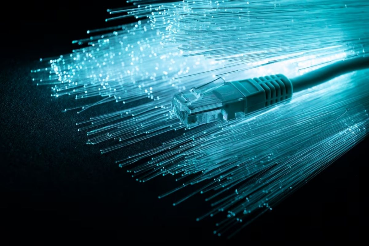 Internet como infraestrutura do escritório: o detalhe que evita atraso, retrabalho e estresse