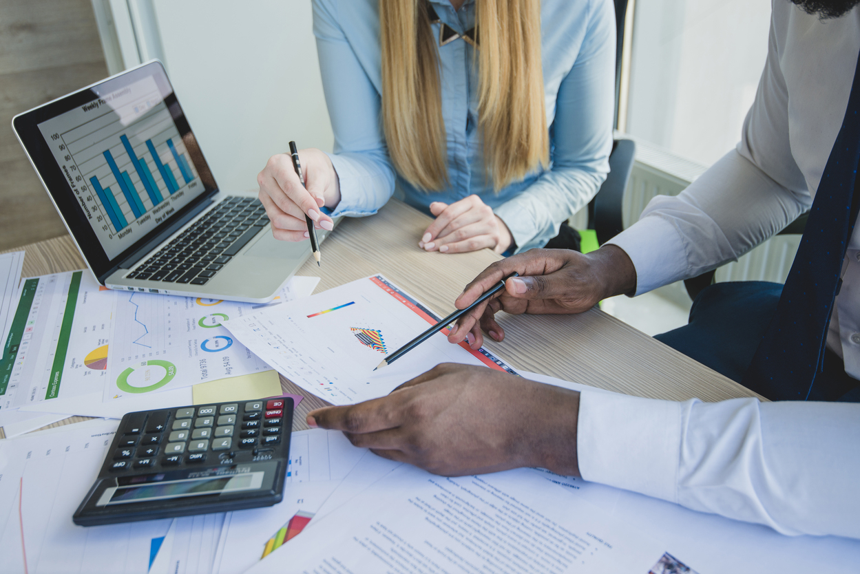 Quando o negócio não é totalmente seu: como a contabilidade consultiva reduz riscos em franquias, licenças e modelos dependentes