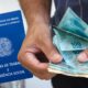 Quando o trabalhador CLT pode antecipar o 13º salário em 2026