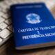 A lei permite pagar a rescisão trabalhista de forma parcelada