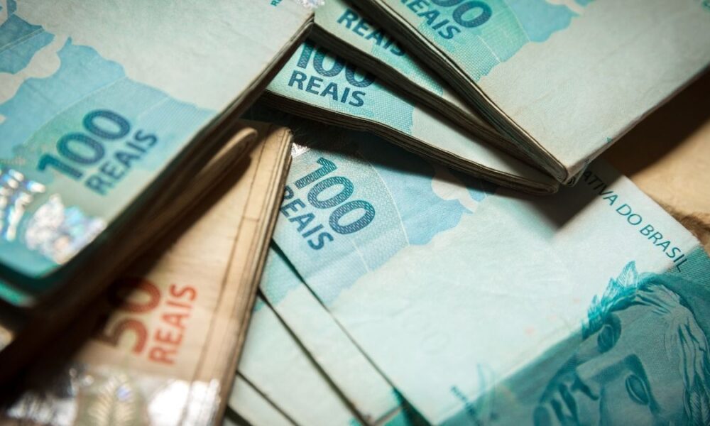 INSS bate o martelo e libera 13º salário em novembro. Veja quem pode!