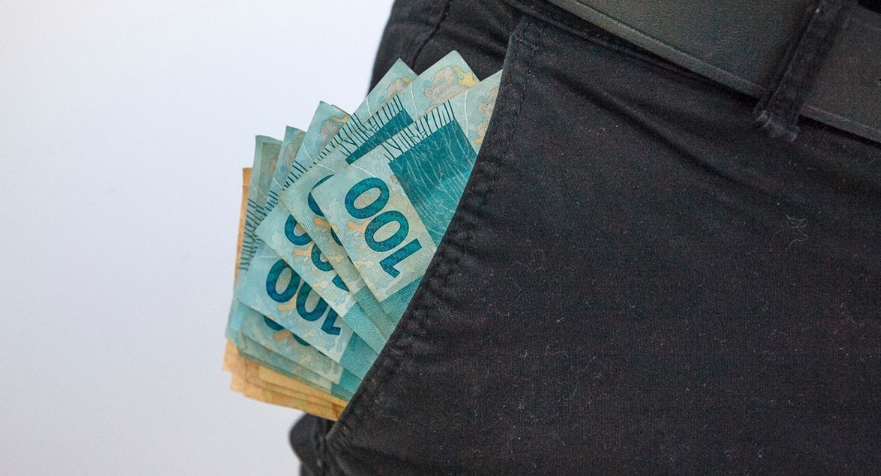 Dinheiro no bolso! Milhões de brasileiros vão receber R$ 1.621 em fevereiro