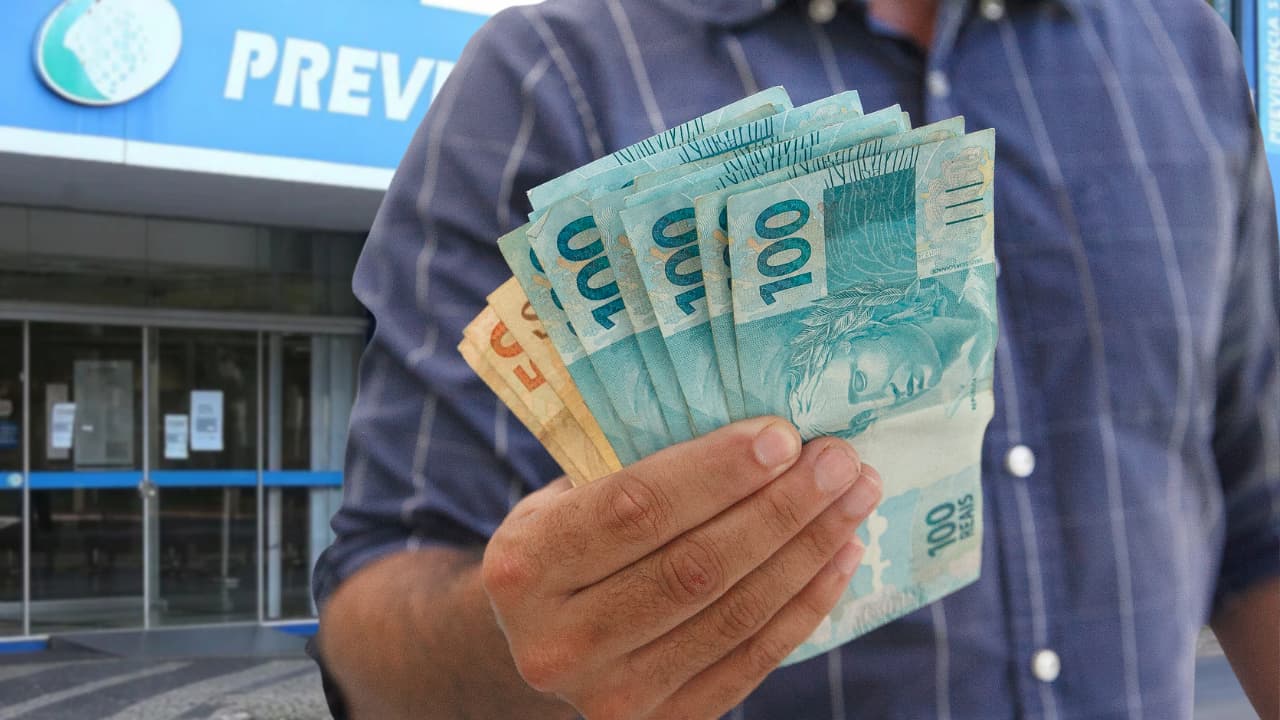 Quando o trabalhador CLT pode antecipar o 13º salário em 2026