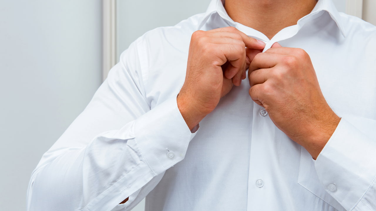 Empresa pode decidir que tipo de roupa o funcionário deve usar no trabalho?