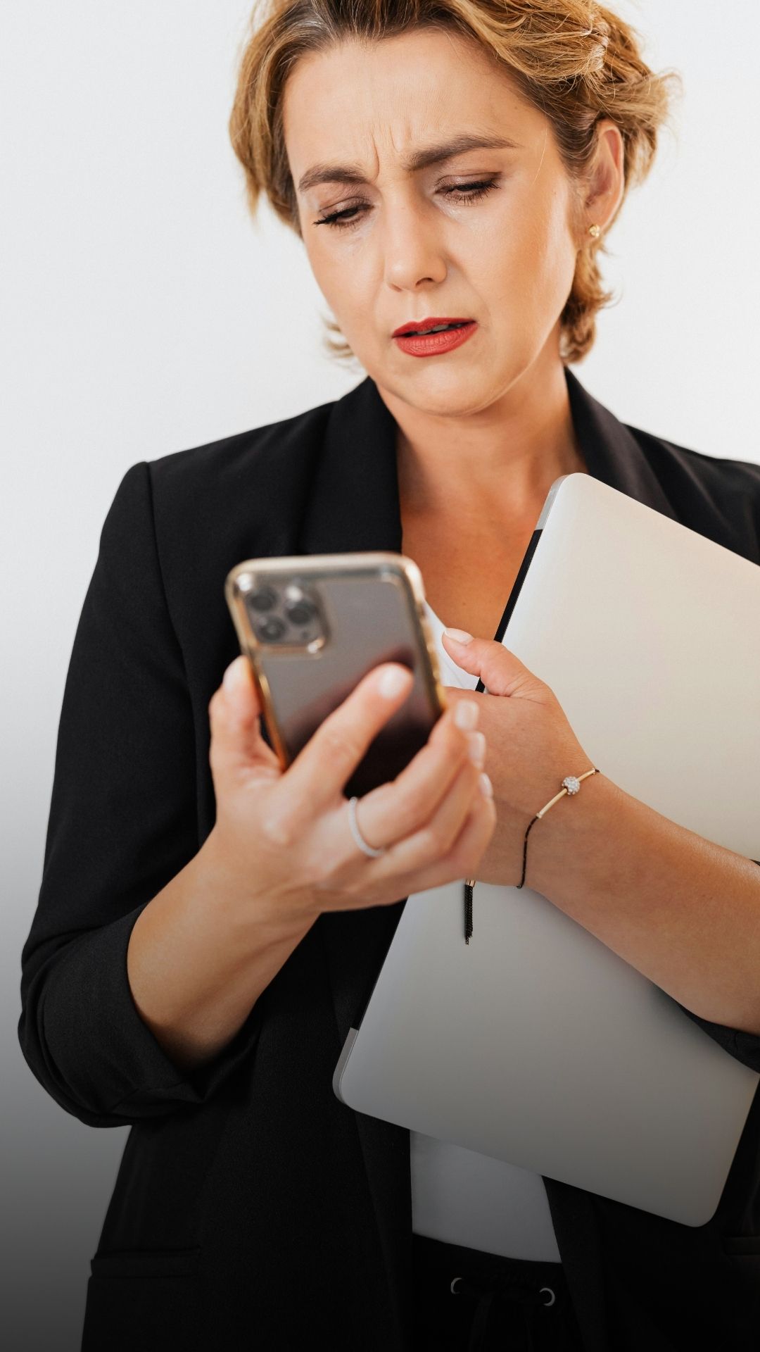 Quando a empresa pode me proibir de mexer no celular?