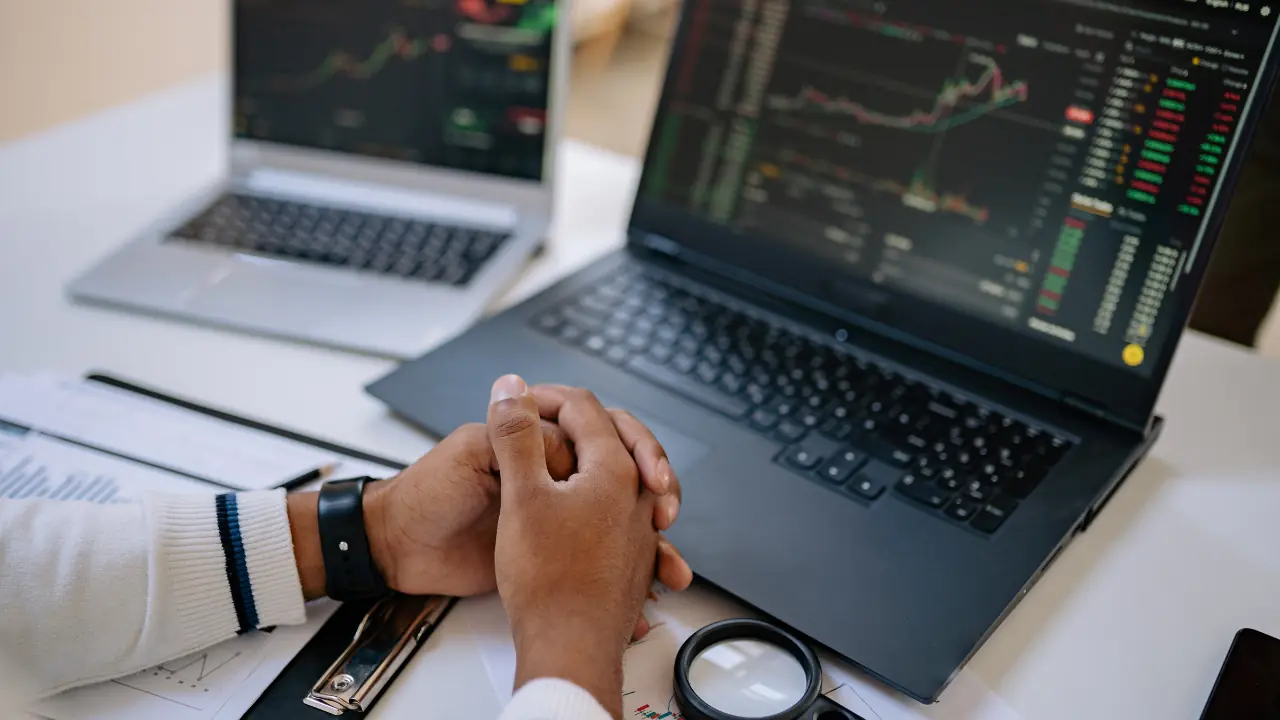 Como a confiança influencia a relação entre usuários e a Trade24Seven