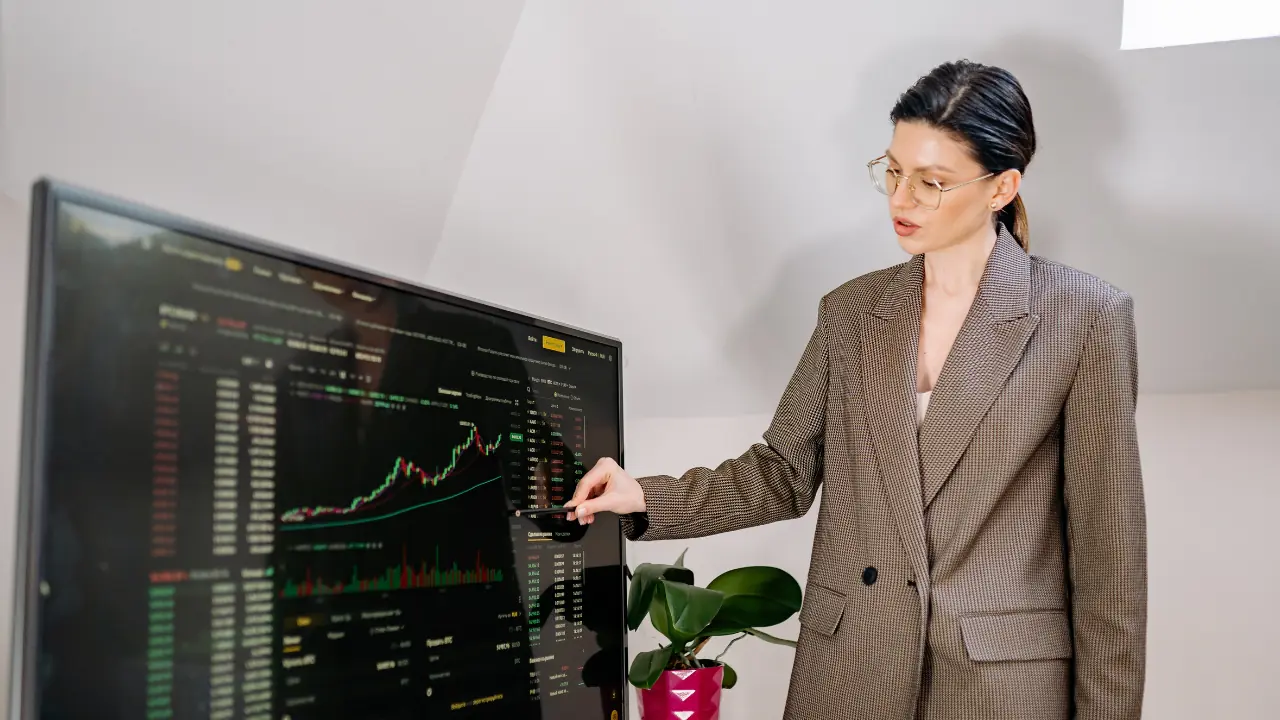 Por que novos investidores pesquisam mais antes de confiar na Trade24Seven
